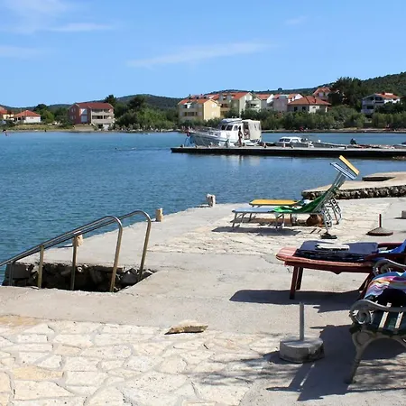 8219b Appartamento *