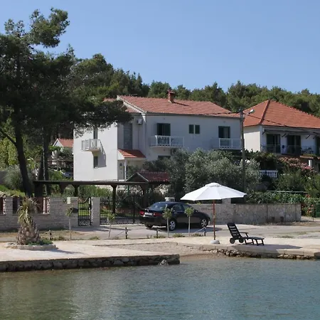 Apartman 8219b Pašman
