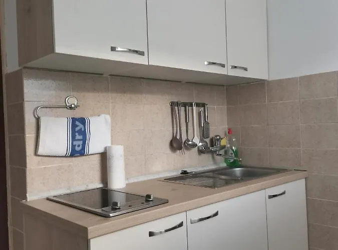 8219b Апартаменты *