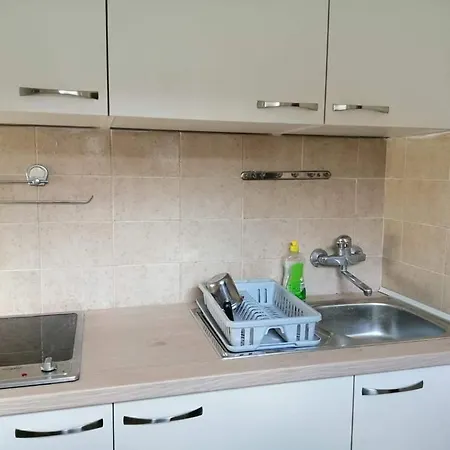 8219b Apartment Pasman