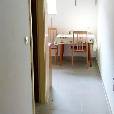 Apartment 8219b